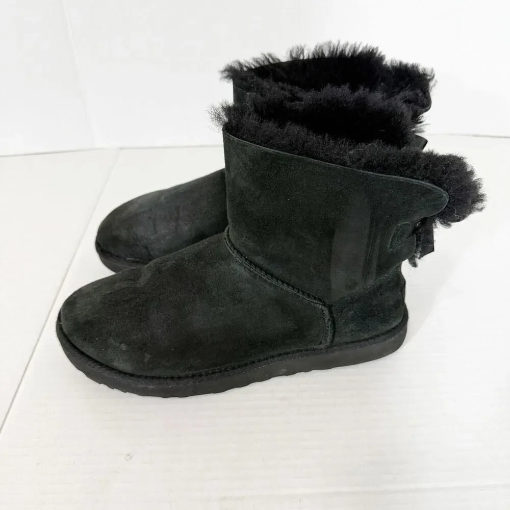 Ugg Women’s Mini Bailey Bow II Shearling Black‎ Suede 1016501 Winter Boot Size 8